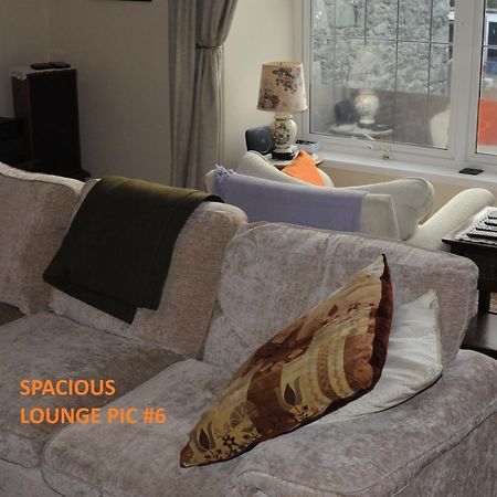 Harlech/Huge Three Bedroom/Best Location คลันเบดเดอ ภายนอก รูปภาพ